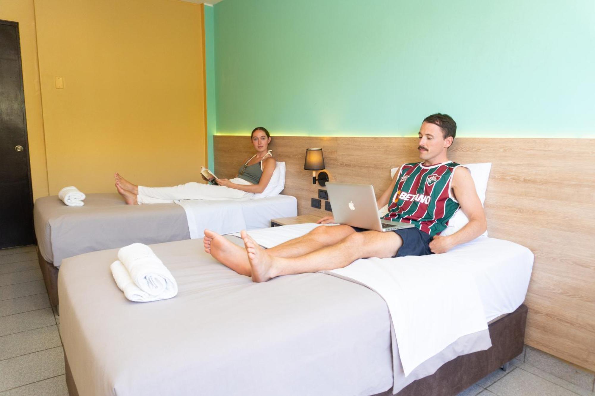 Wild Rover Huacachina Ica Ngoại thất bức ảnh
