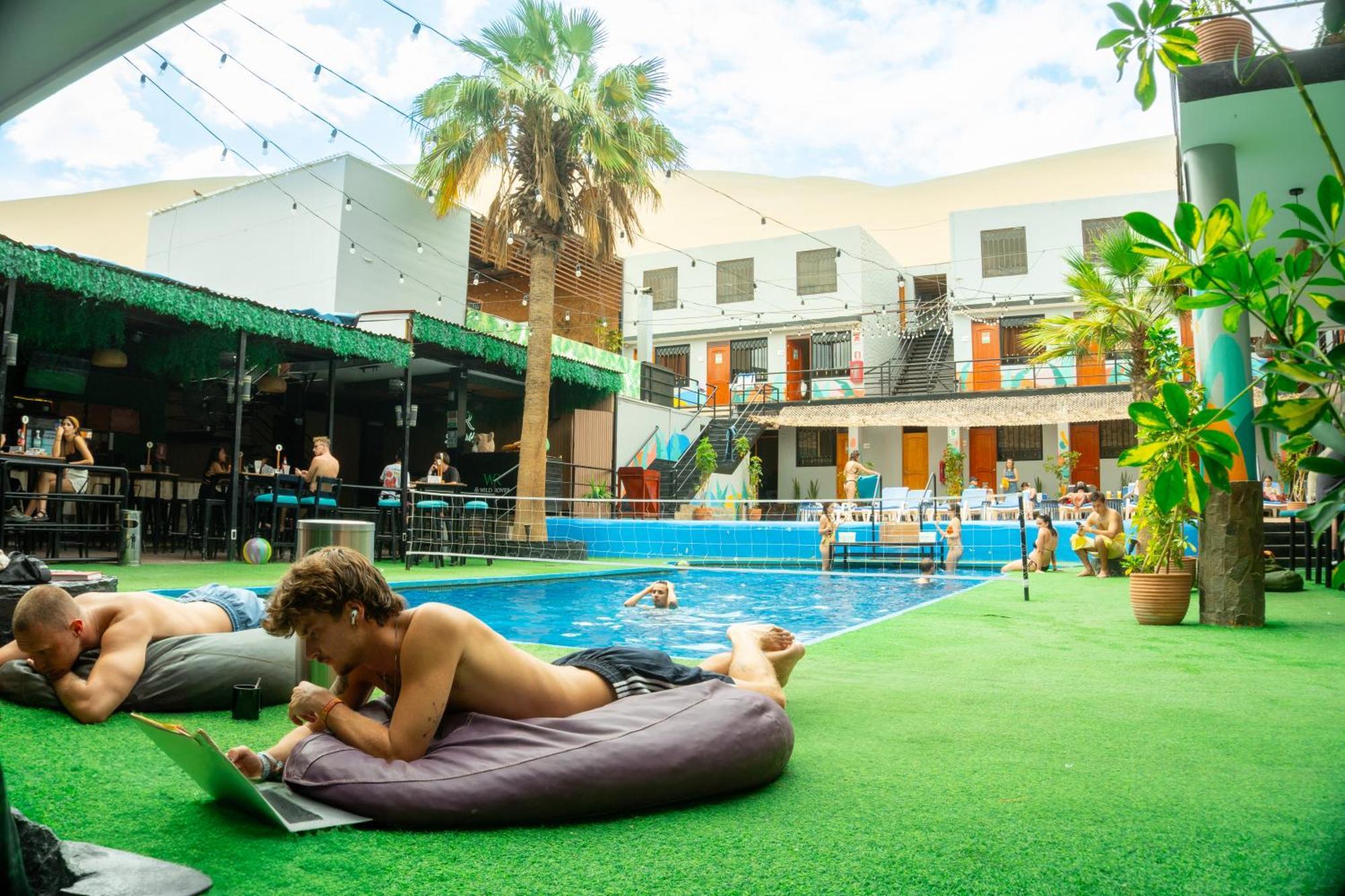 Wild Rover Huacachina Ica Ngoại thất bức ảnh